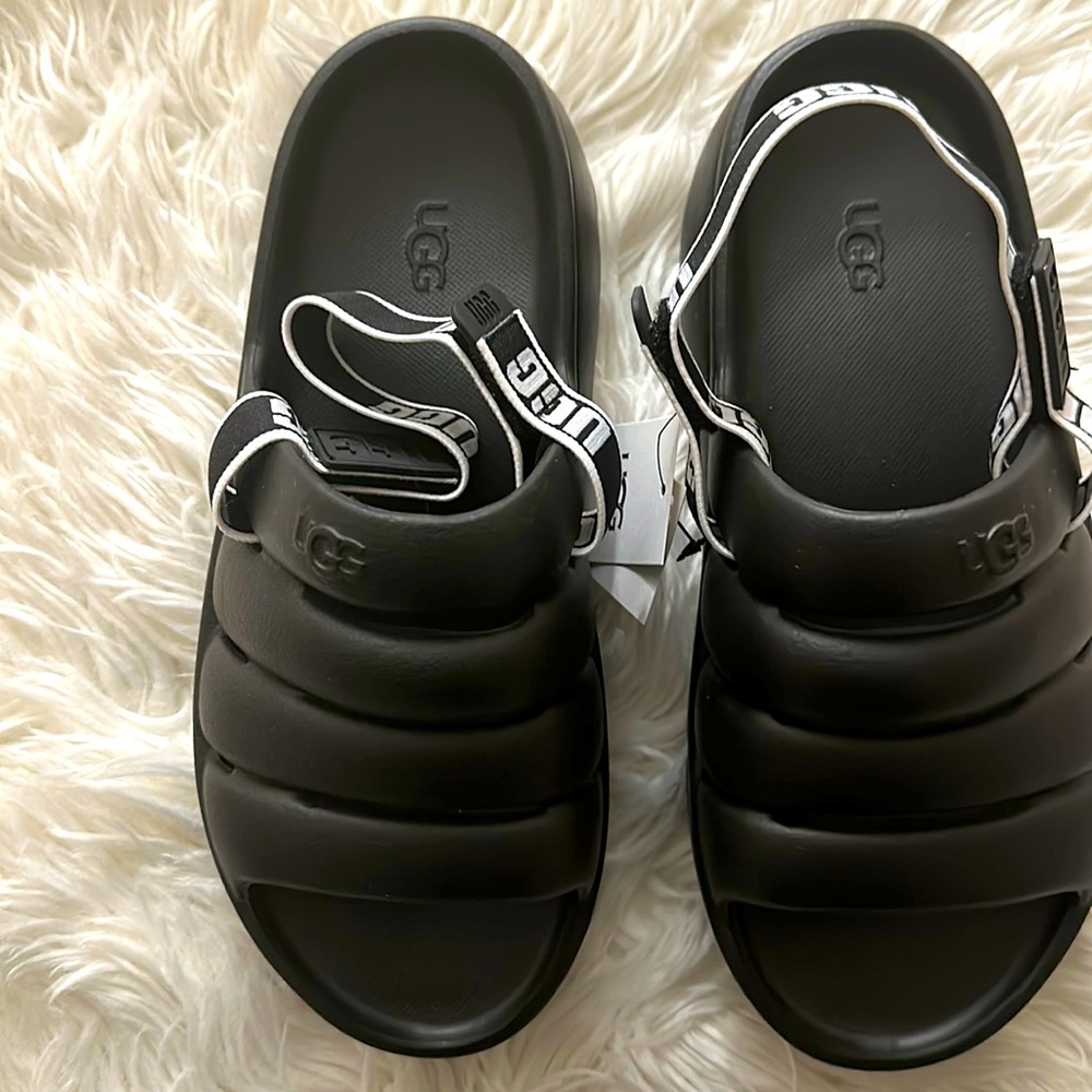 Brand new black Ugg K Sport Yeah. Size 5 in kids, size 7 in women’s.